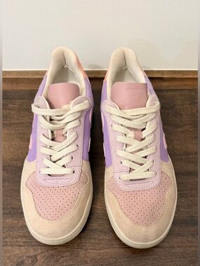 Veja Women's V-10 Pink & Purple Low-Top Sneakers